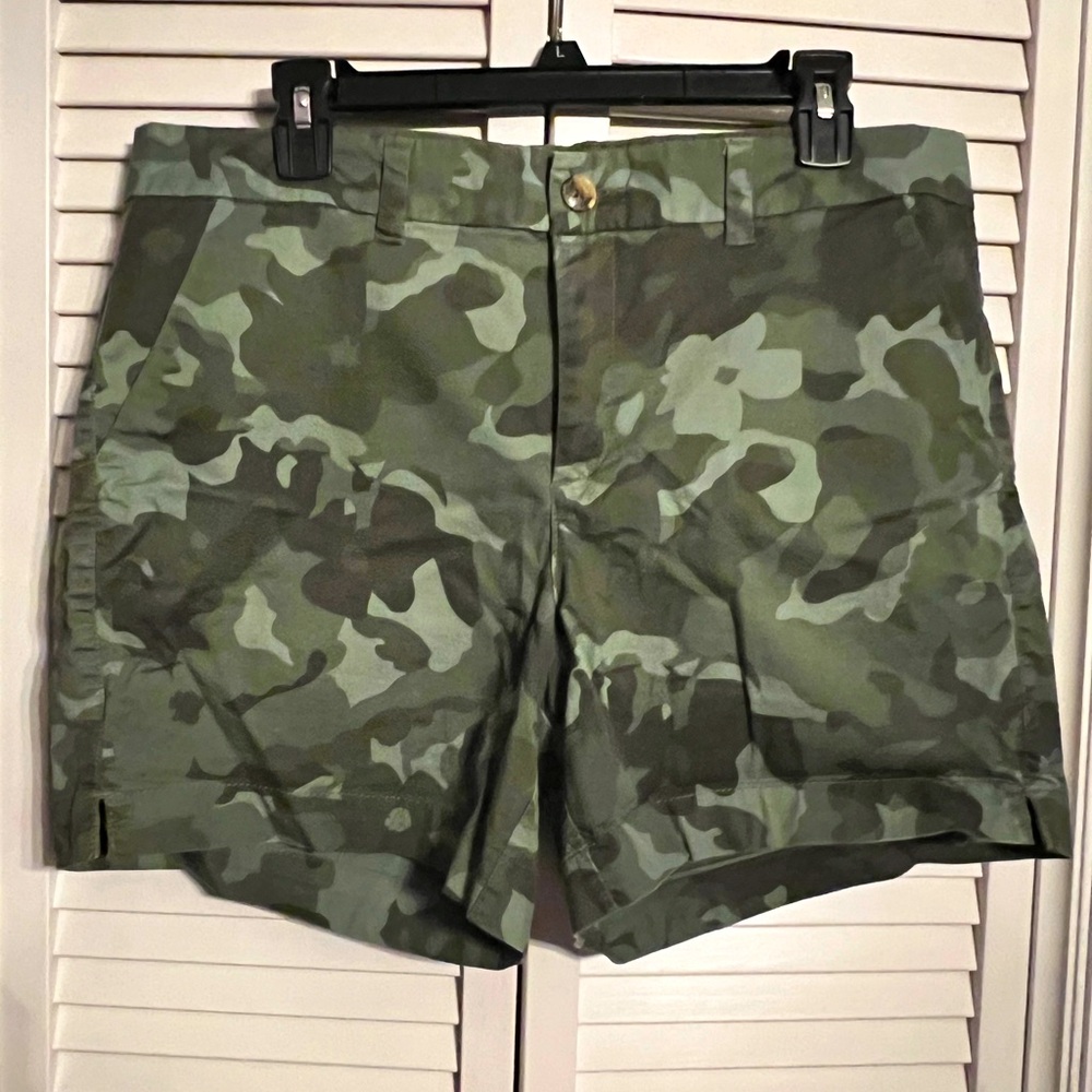 Old Navy everyday shorts size 14